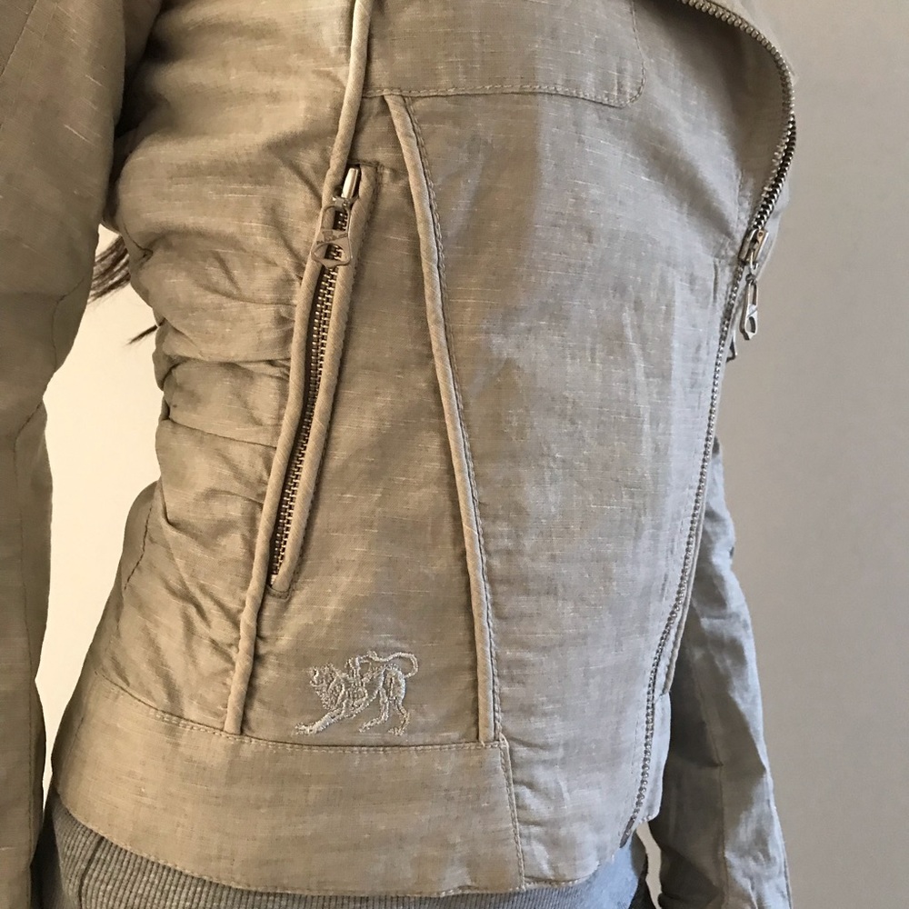 ❌Sold❌🍂 Parasuco Women’s Gray Jacket 🍂 - Picture 4 of 7